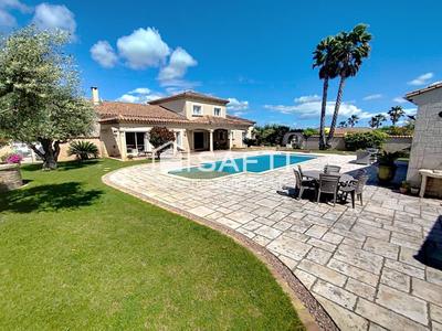 Maison - 230 m² - 7 pièces