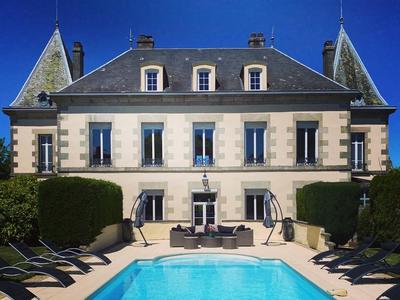 Château - 406 m² - 11 pièces