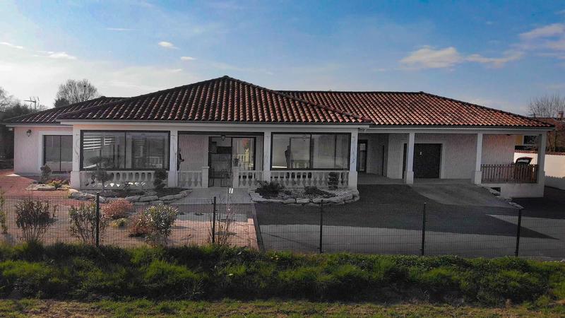 Villa - 168 m² - 4 pièces