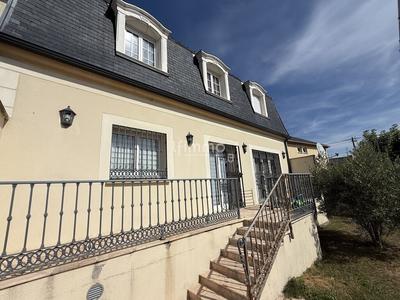 Maison - 150 m² - 7 pièces