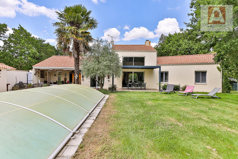 Maison - 190 m² - 6 pièces