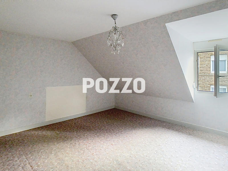 Maison - 90 m² - 5 pièces
