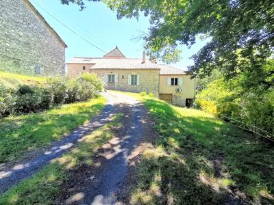 Maison - 218 m² - 7 pièces