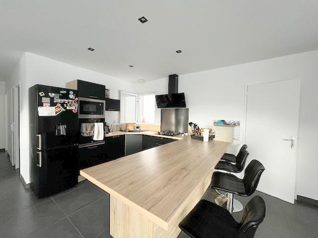 Maison - 94 m² - 5 pièces