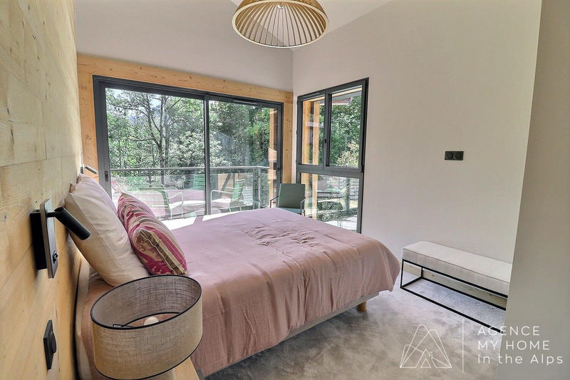 Maison - 180 m² - 5 pièces