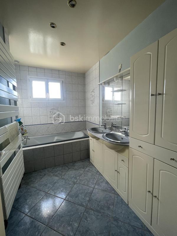 Maison traditionnelle - 120 m² - 5 pièces