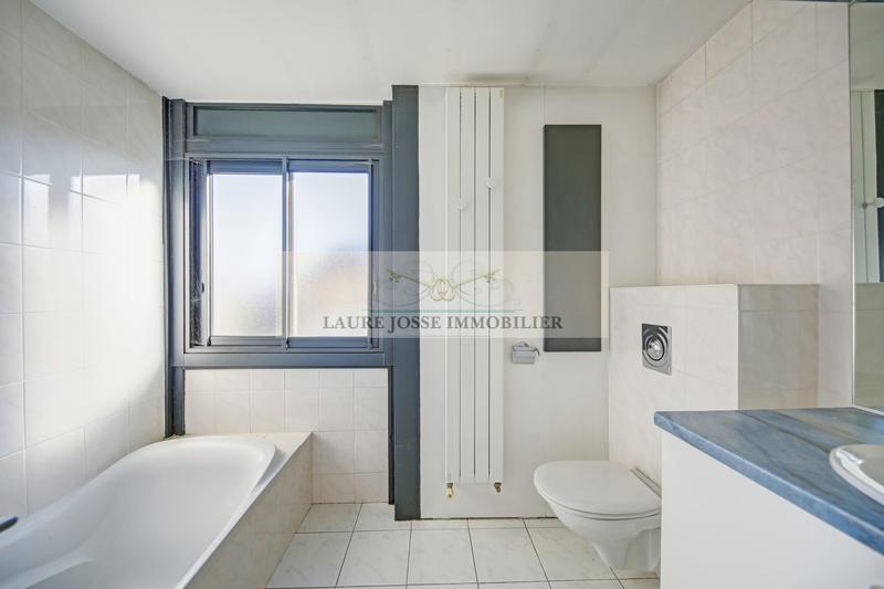 Maison contemporaine - 366 m² - 12 pièces