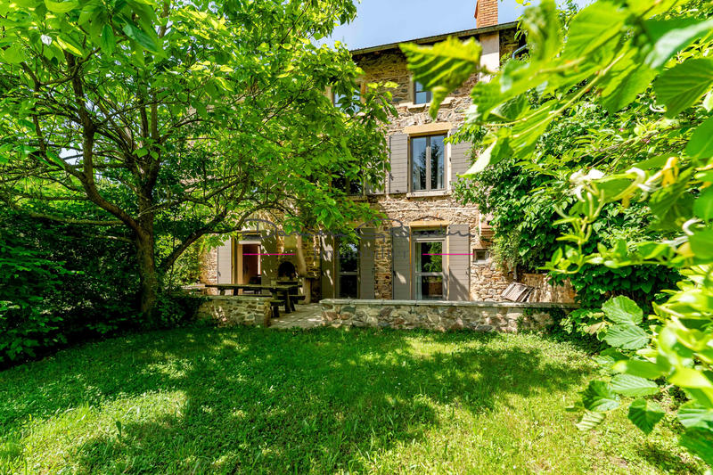 Propriété - 800 m² - 14 pièces