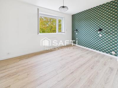 Maison - 98 m² - 5 pièces