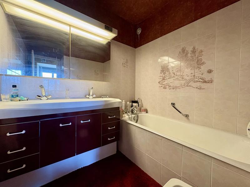 Appartement - 85 m² - 4 pièces