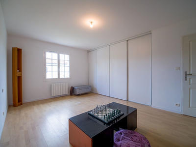 Maison - 218 m² - 7 pièces