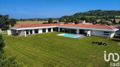 Maison - 233 m² - 5 pièces