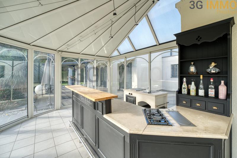 Villa - 209 m² - 8 pièces