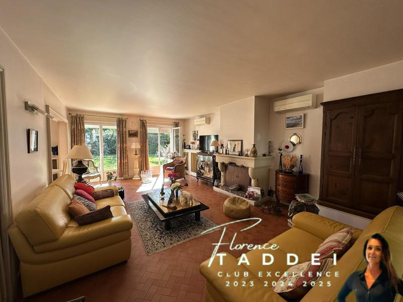 Maison - 210 m² - 7 pièces