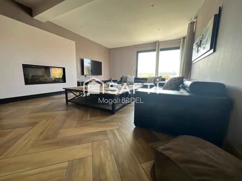 Maison - 263 m² - 10 pièces