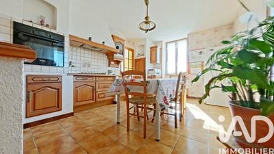 Maison - 217 m² - 6 pièces