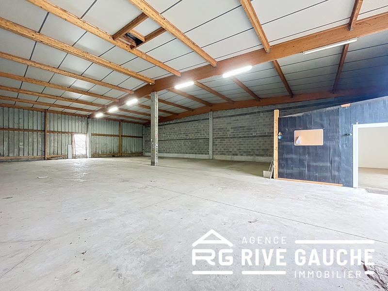Entrepôt - 1 000 m²