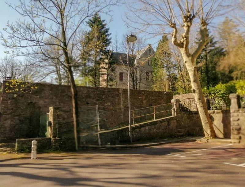 Maison - 240 m² - 9 pièces