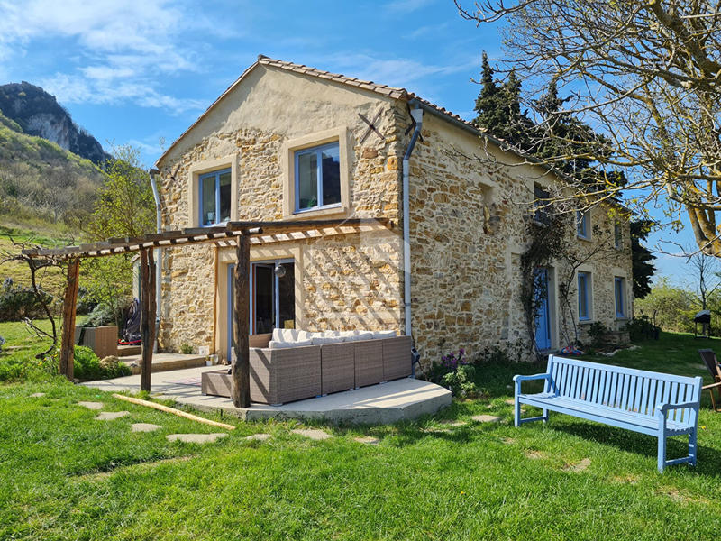 Maison - 213 m² - 9 pièces