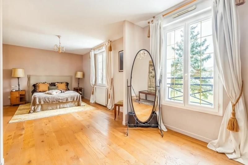 Maison - 211 m² - 7 pièces