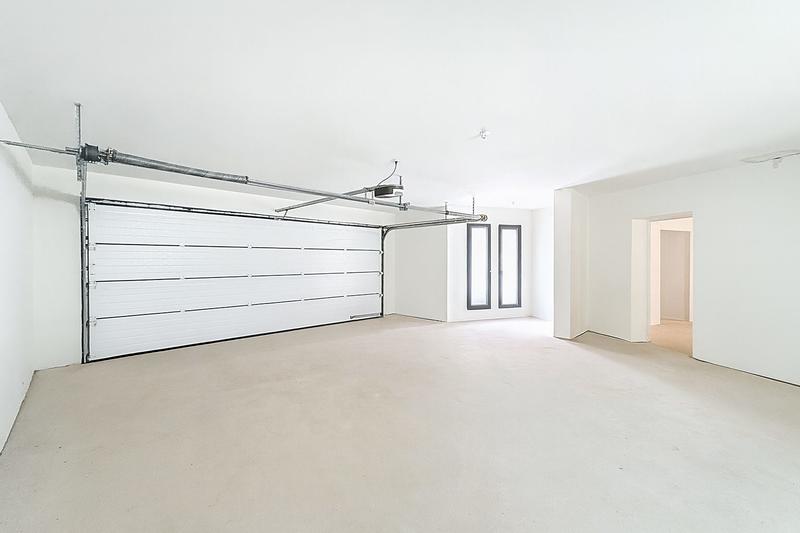 Maison - 220 m² - 8 pièces