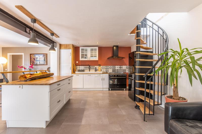 Maison - 185 m² - 7 pièces