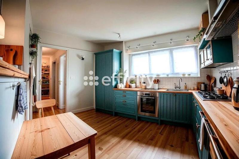 Maison - 96 m² - 5 pièces