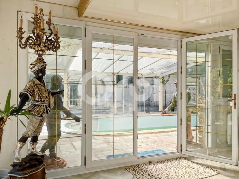 Propriété - 320 m² - 6 pièces