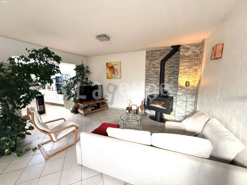 Maison - 177 m² - 8 pièces