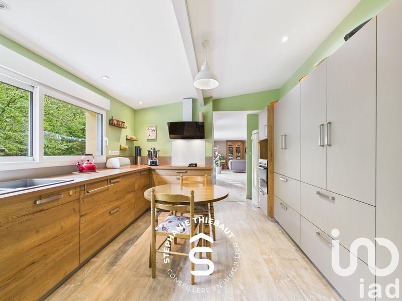 Maison - 212 m² - 8 pièces