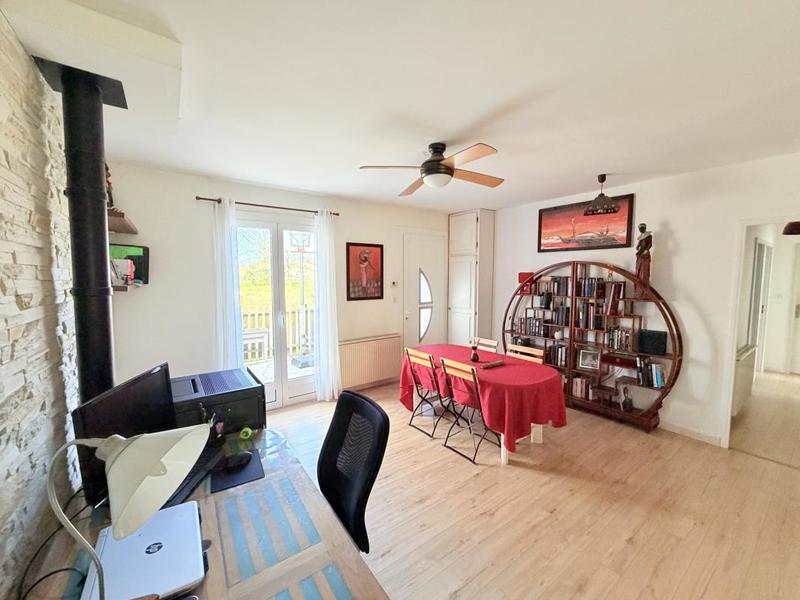 Maison - 137 m² - 6 pièces