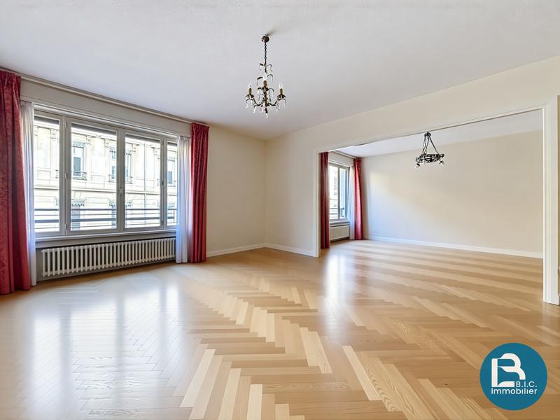 Appartement - 110 m² - 5 pièces