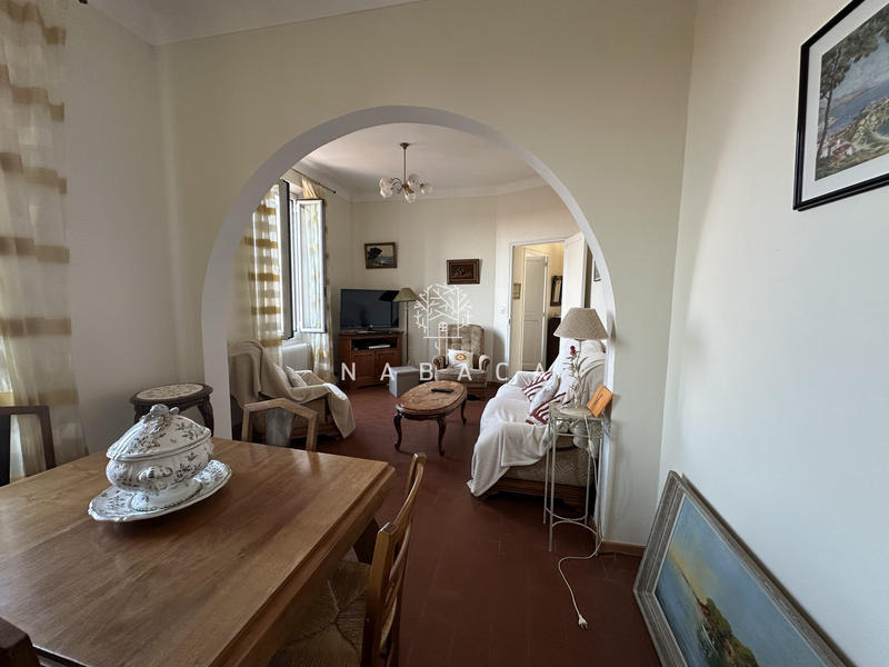 Appartement - 80 m² - 5 pièces