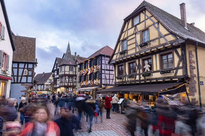 Concert déambulatoire de Noël - Chœurs de Noël de Besançon et de St-Omer