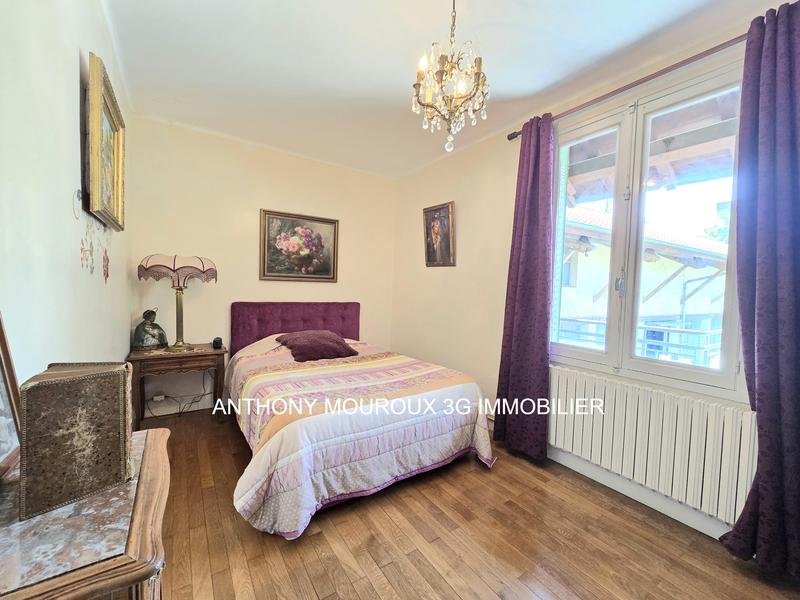 Maison - 195 m² - 9 pièces