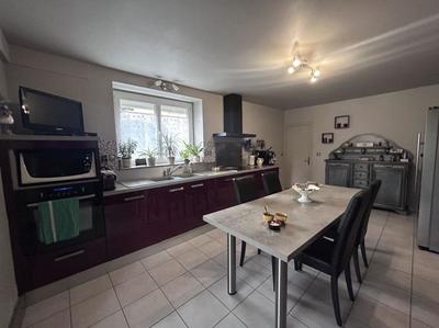 Maison - 200 m² - 7 pièces