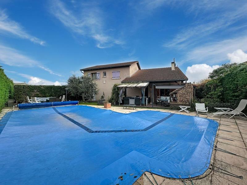 Villa - 160 m² - 8 pièces