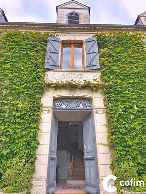 Maison - 343 m² - 10 pièces