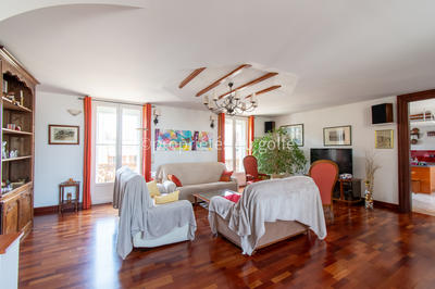 Maison - 244 m² - 6 pièces