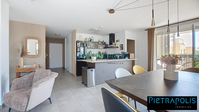 Appartement - 82 m² - 3 pièces