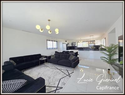 Maison - 200 m² - 7 pièces