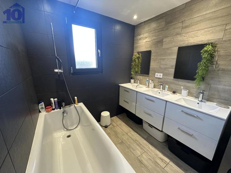 Maison - 165 m² - 5 pièces