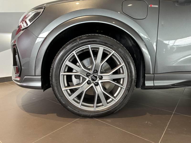 Audi Q3 45 TFSIe 245 ch s tronic 6 s line