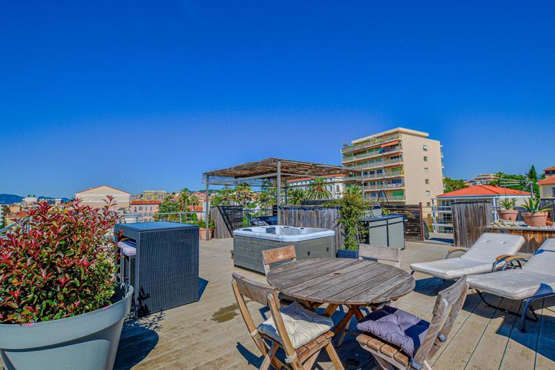 Penthouse - 93 m² - 3 pièces