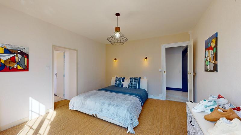 Maison de maîtres - 420 m² - 13 pièces