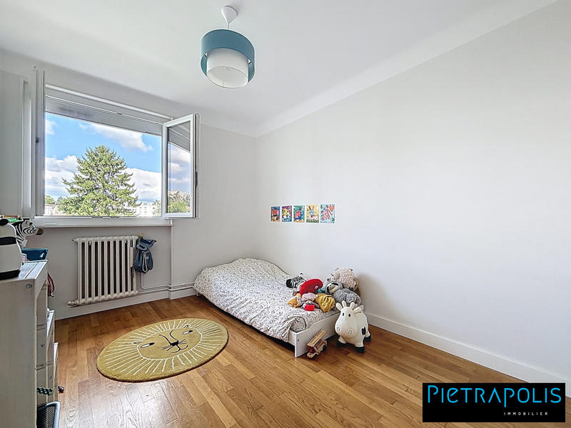 Appartement - 90 m² - 4 pièces