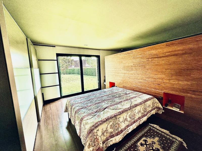 Maison - 275 m² - 9 pièces