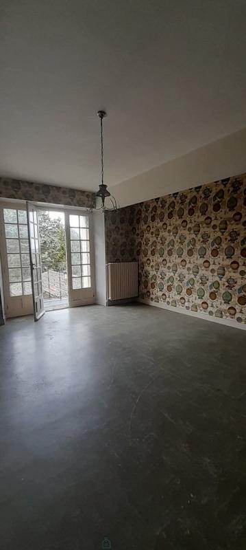 Maison - 205 m² - 7 pièces