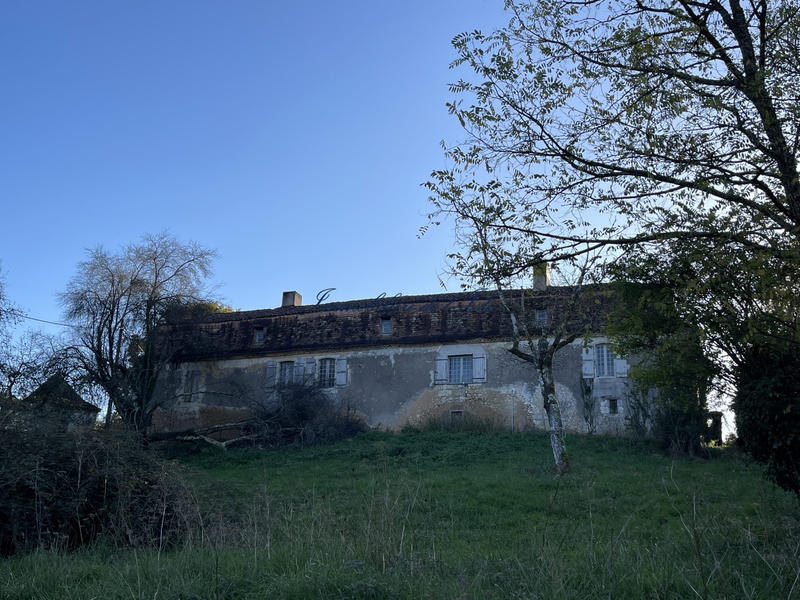 Maison - 216 m² - 7 pièces