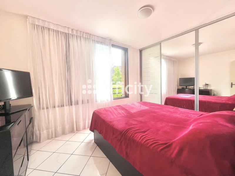 Appartement - 75 m² - 5 pièces